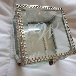 Jewelry box
